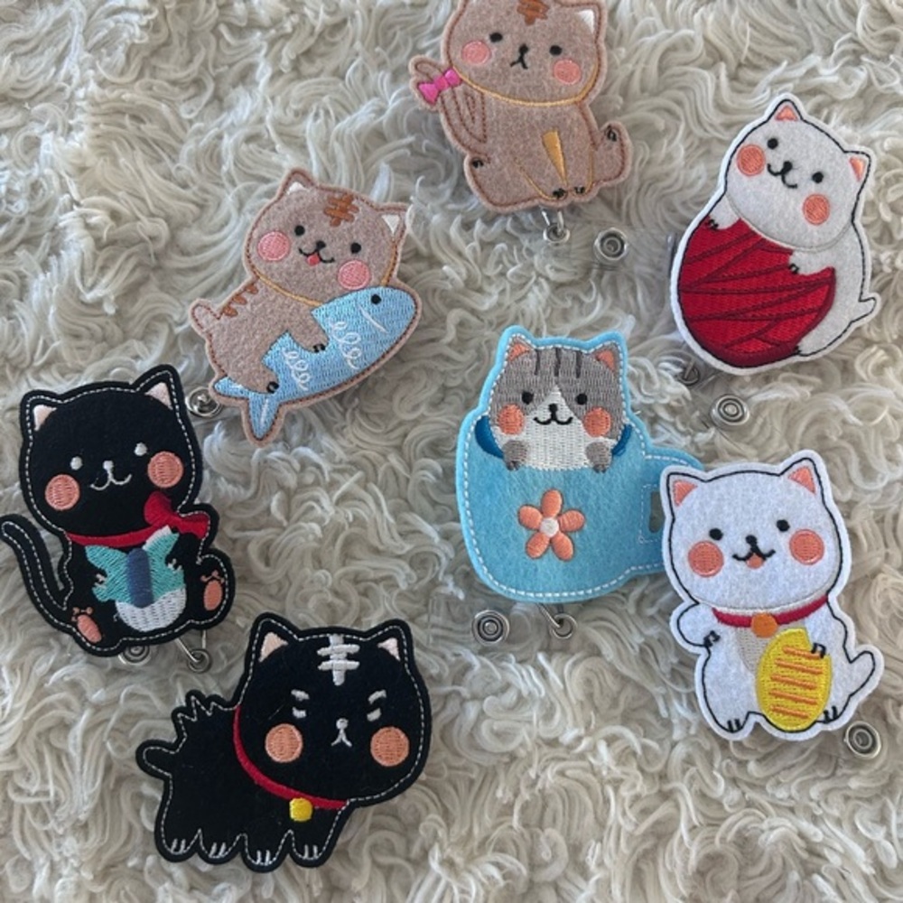Cute Cat Embroidered‎ badge reel Set - Multicolor